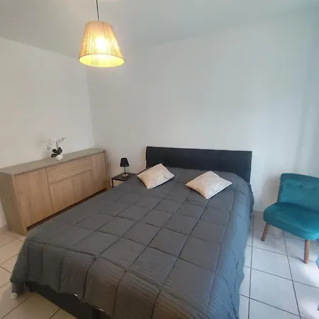 Vue Sur La Cité Médiévale -clim-parking Apartamento *