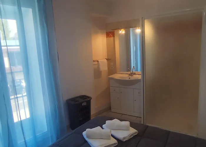 Daire Vue Sur Les Remparts De La Cite Medievale -Clim-Parking- 4Pers Carcassonne